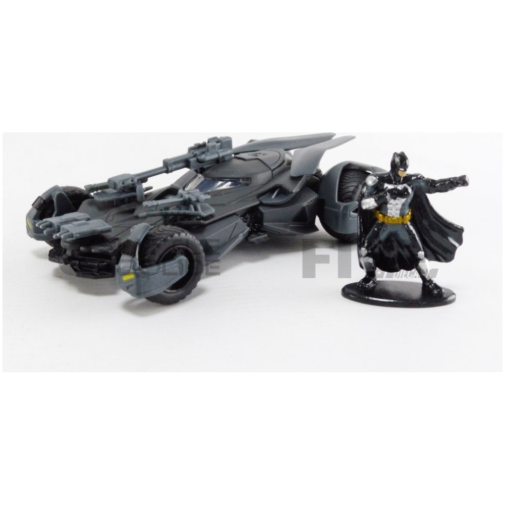 JADA TOYS 1/32 – BATMOBILE Batman Justice League – With Figurine