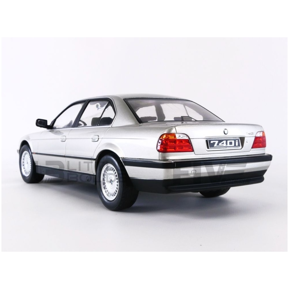 KK SCALE MODELS 1/18 - BMW 740i (E38) - 1994
