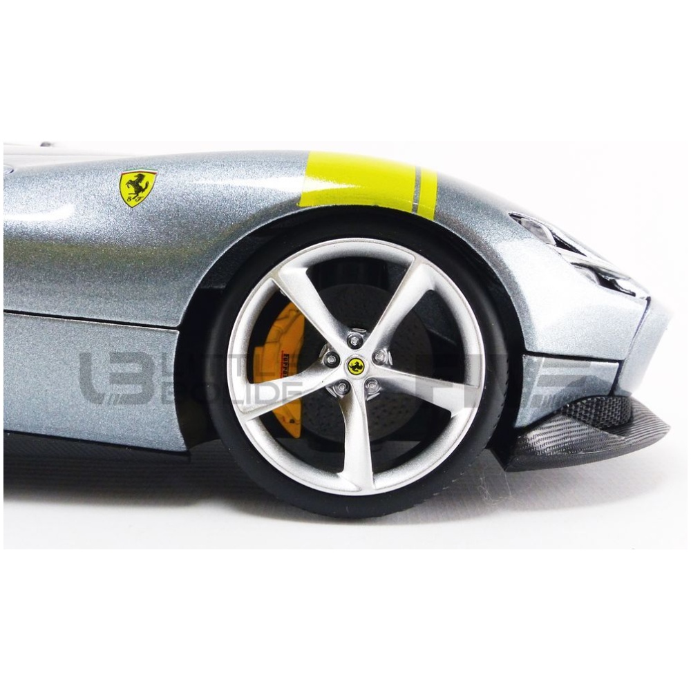 Bburago 1:24 Ferrari Monza SP1 Año de construcción 2019 gris metálico /  amarillo 18-26027 modelo coche 18-26027 4893993260270