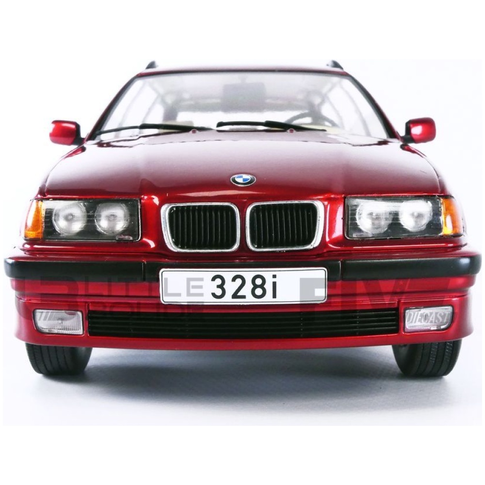MCG MCG18154 Scale 1/18  BMW 3-SERIES 320i (E36) TOURING 1995 RED