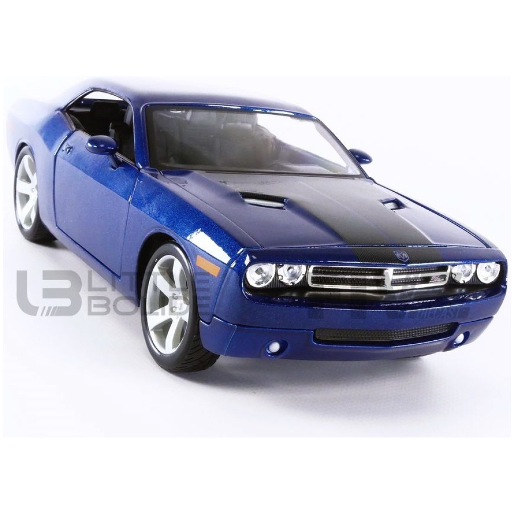 2006 Dodge Challenger Concept diecast model car 1:18 scale die cast by  Maisto - Silver 36138