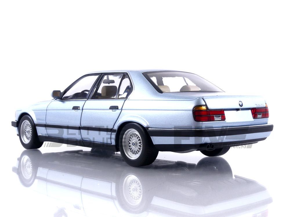 MINICHAMPS 1/18 – BMW 730i (E32) – 1986 – Little Bolide