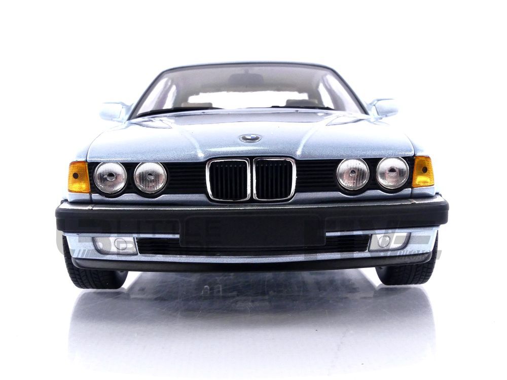 MINICHAMPS 1/18 – BMW 730i (E32) – 1986 - Five Diecast