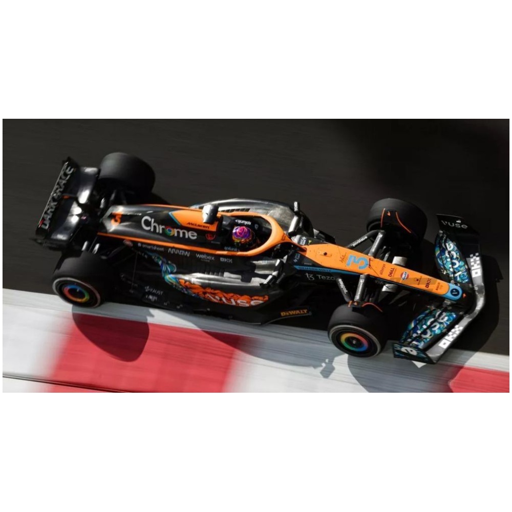 McLaren F1 Model Car Display - 1:18