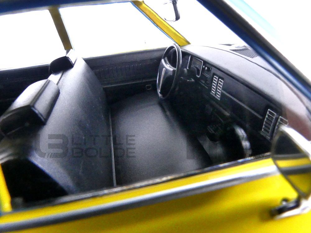 KK SCALE MODELS 1/18 - DODGE Monaco Taxi Texas Cab - 1974