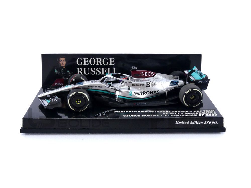 Casque Mercedes AMG Petronas F1 2022 George Russell 1:5