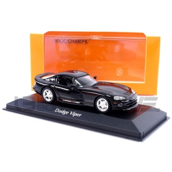 maxichamps 43 dodge viper coupe  1993 road cars coupe