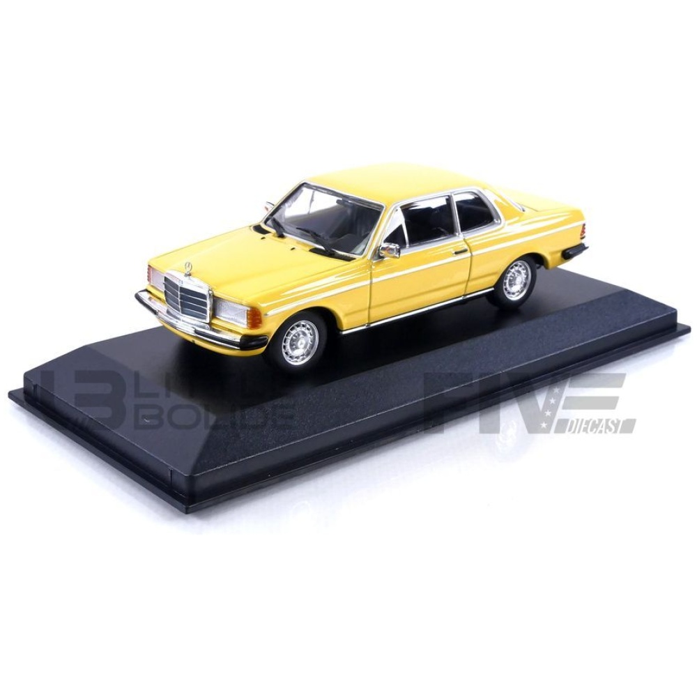 940032222 – MAXICHAMPS 1/43 - MERCEDES-BENZ 230CE - 1976 - Five