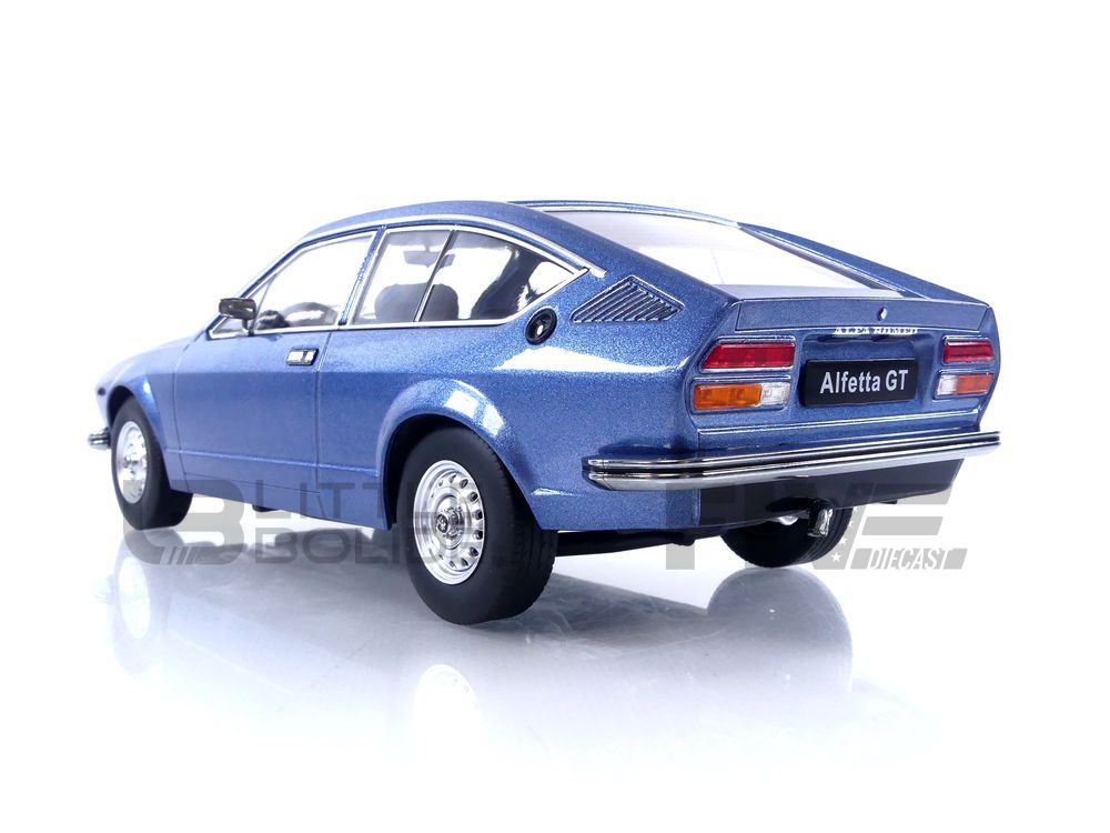KK SCALE MODELS 1/18 – ALFA-ROMEO Alfetta GT 1.6 – 1976 - Five Diecast