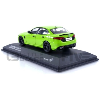 solido 43 alfaromeo giulia quadrifoglio  2020 road cars coupe