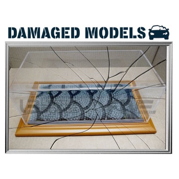 damaged models 18 display case showcase 18  diorama stone street  30101
