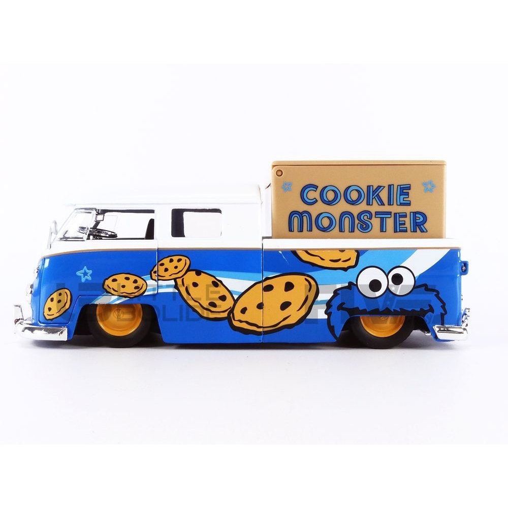 jada toys 24 volkswagen bus + cookie monster figure  1963  movie and music