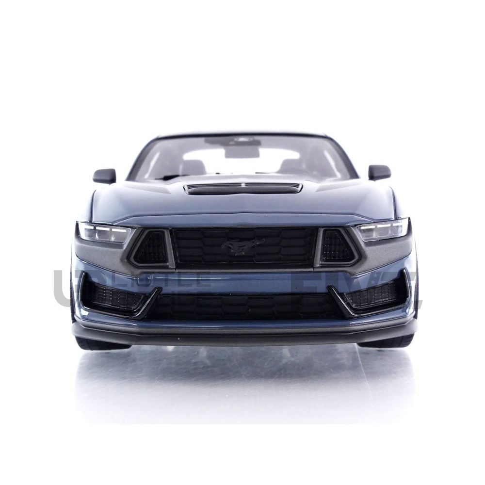 gt spirit 18 ford mustang dark horse coupe  2004 road cars coupe