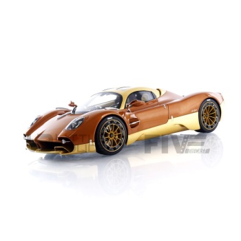 bbr 18 pagani utopia  with display case road cars coupe