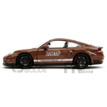 jada toys 24 porsche 911 turbo with m&m's brown figure  2007 movie and music