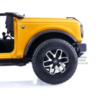 maisto 18 ford bronco badlands (no door)  2021 road cars 4x4 and suv