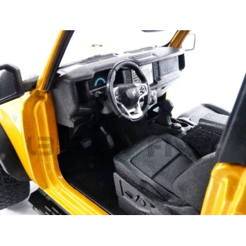 maisto 18 ford bronco badlands (no door)  2021 road cars 4x4 and suv