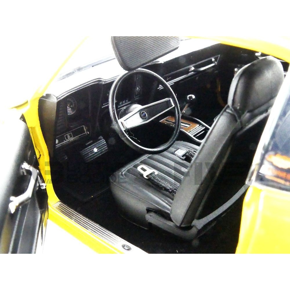 A1805730 – ACME 1/18 - CHEVROLET Camaro Yenko Camaro SC/SS/E