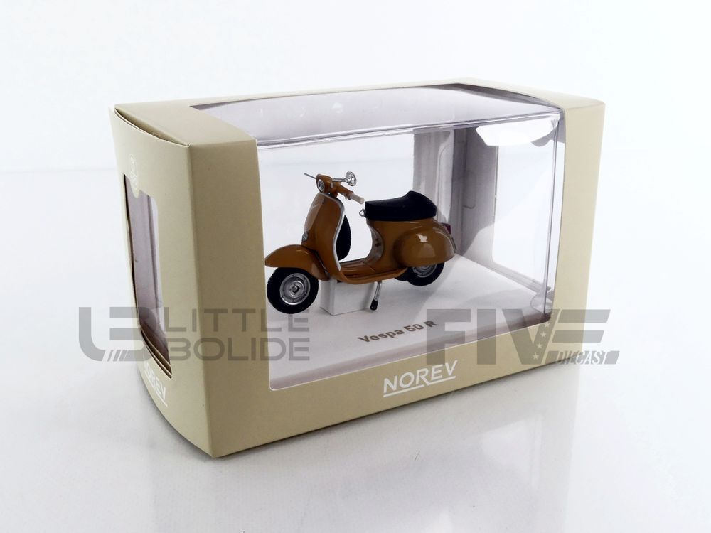 Vespa 400 Norev France # 18. 1/43 - Collection