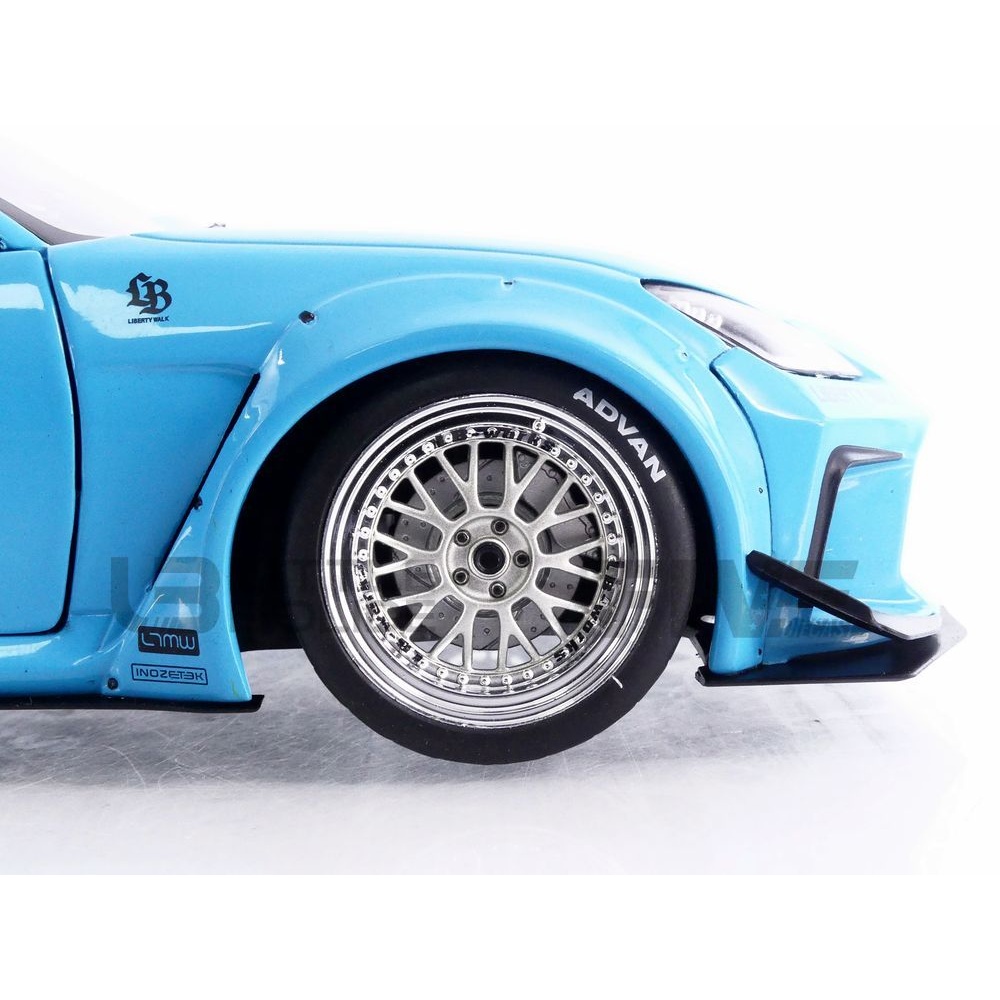 S1813601 - 421186460 – SOLIDO 1/18 - TOYOTA GR86 LBWK Body Kit