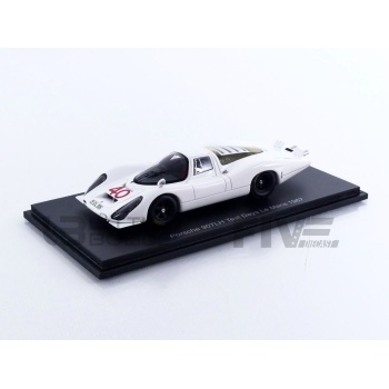 spark 43 porsche 907lh test days le mans 1967 racing cars le mans