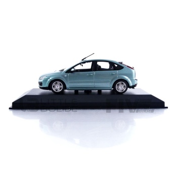 940084000 – MAXICHAMPS 1/43 - FORD Focus - 2004 - Five Diecast