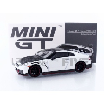 mini gt 64 nissan gtr (r35) nismo 2024 road cars coupe