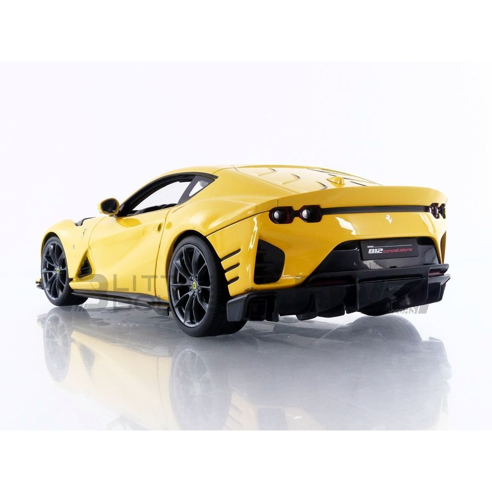 18-01646 – BBURAGO 1/18 - FERRARI 812 Competizione - 2021 - Five