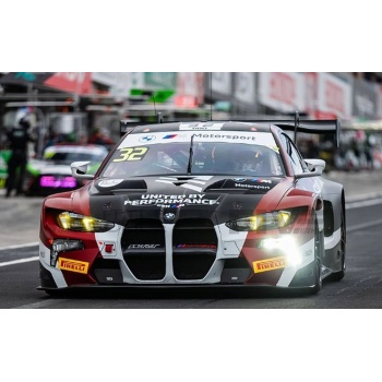 spark 18 bmw m4 gt3 evo winner 1000km suzuka 2025 racing cars racing gt