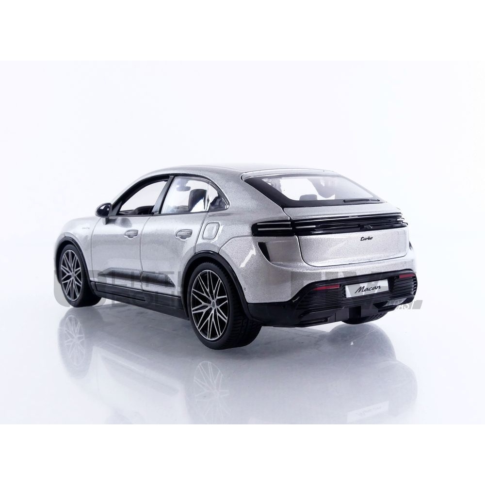21114S – BBURAGO 1/24 - PORSCHE Macan Turbo - 2024 - Five Diecast