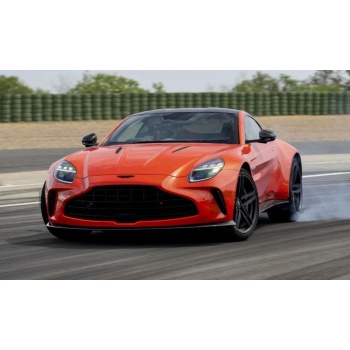 spark 18 aston martin vantage 2025 road cars coupe