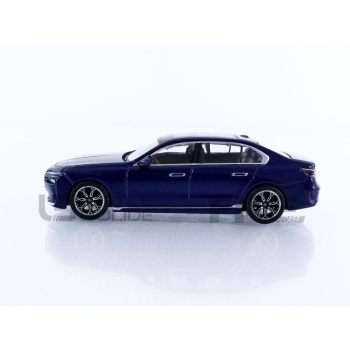mini gt 64 bmw i7 xdrive60  2022 road cars coupe