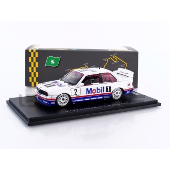spark 43 bmw m3 (e30) macau guia race 1992 racing cars racing gt