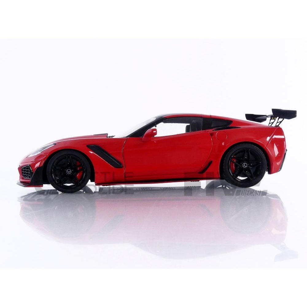 18RDC243-FO – IXO 1/18 - CHEVROLET Corvette C7 ZR1 - 2019 - Five