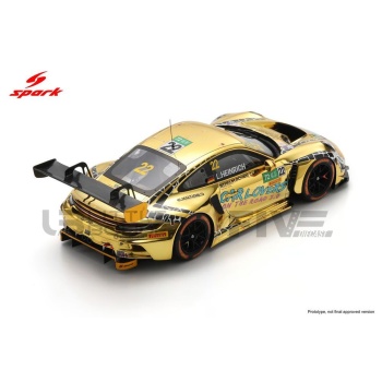 spark 18 porsche 911 (992) gt3 r  3rd macau gt cup 2025 racing cars racing gt