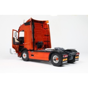 solido 24 volvo fh globetrotter xl  2023   road cars utility