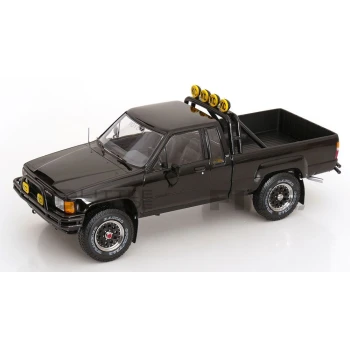 kk scale models 18 toyota hilux truck xtra cab 4x4 1985 road cars 4x4 and suv